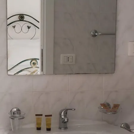 Pollino Flower Park بيت ضيافة